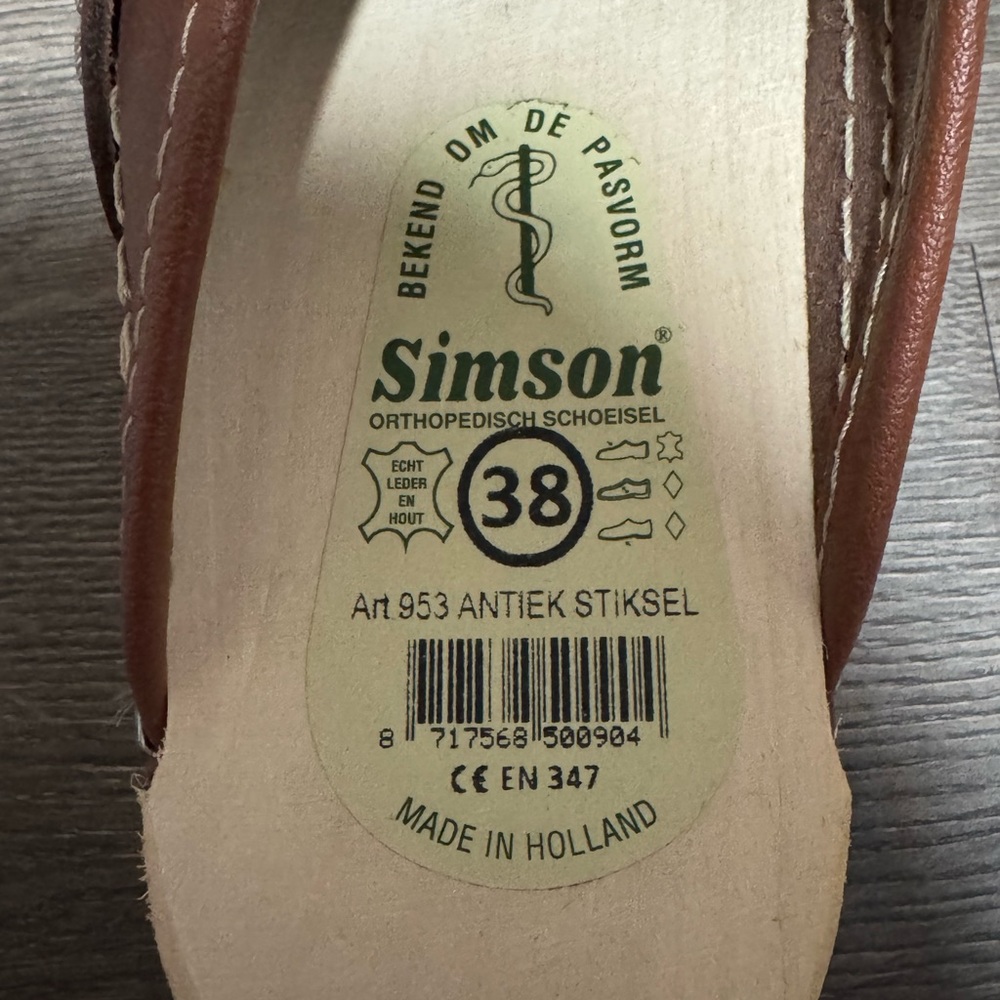 Women's Brown Leather Clogs - Picture 6 of 6